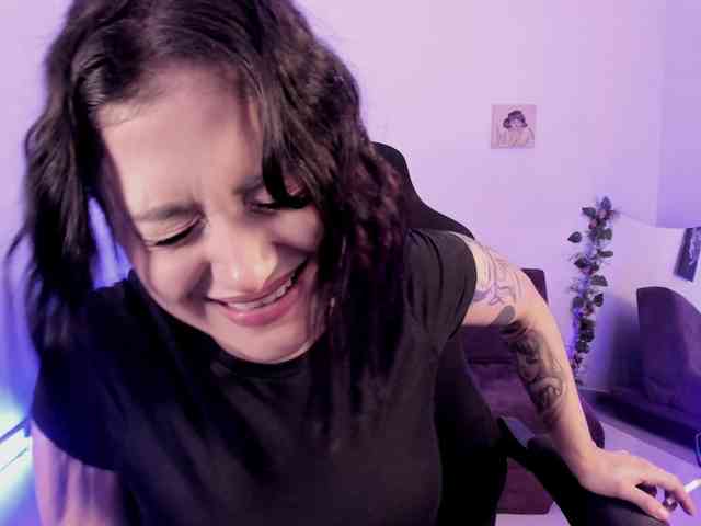 Lizzy-c-e-e webcam