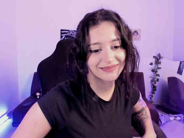 Lizzy-c-e-e webcam