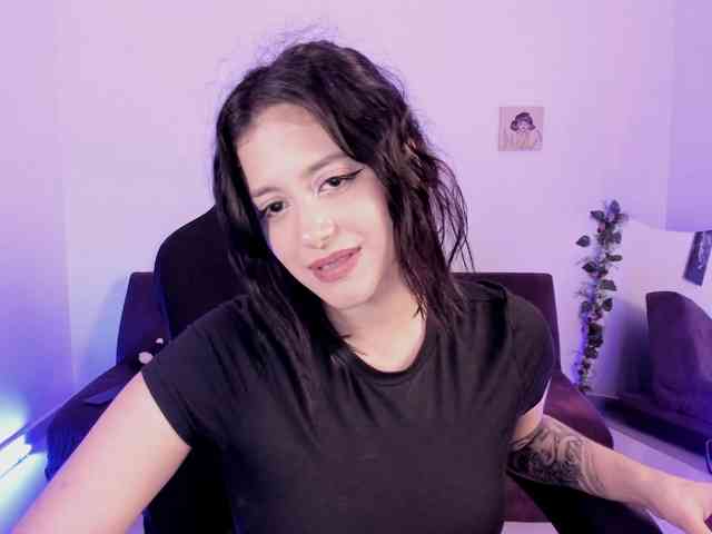 Lizzy-c-e-e webcam