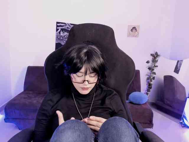 Lizzy-c-e-e webcam
