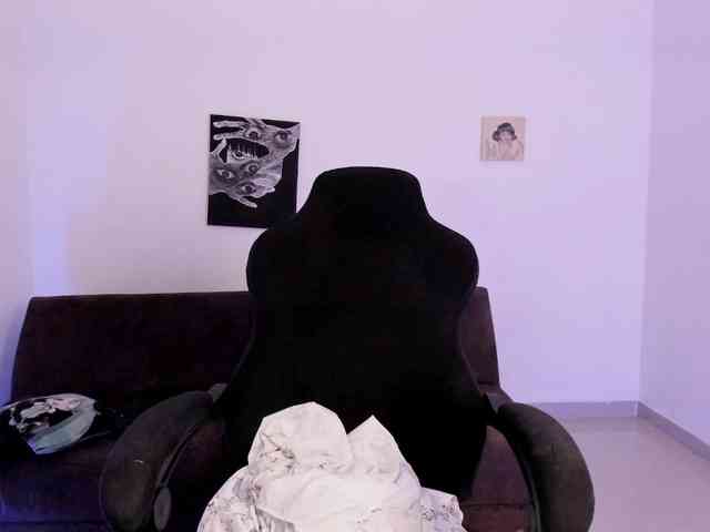 Lizzy-c-e-e webcam
