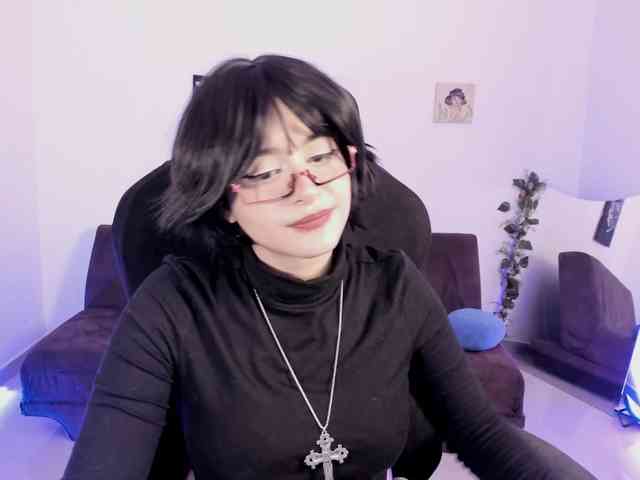 Lizzy-c-e-e webcam