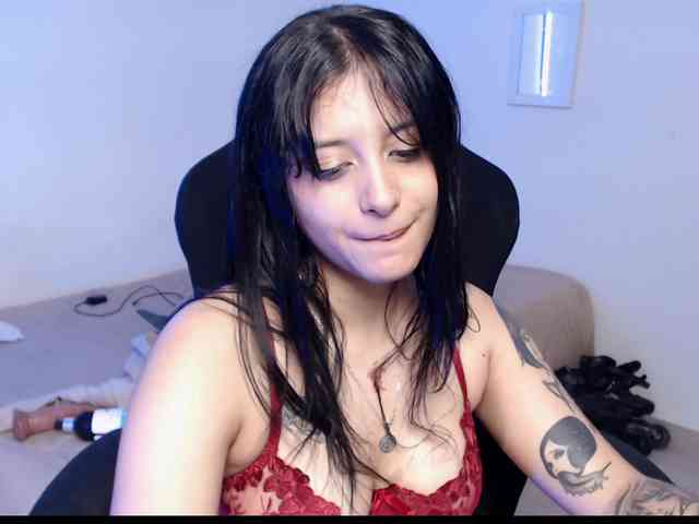 Lizzy-c-e-e webcam