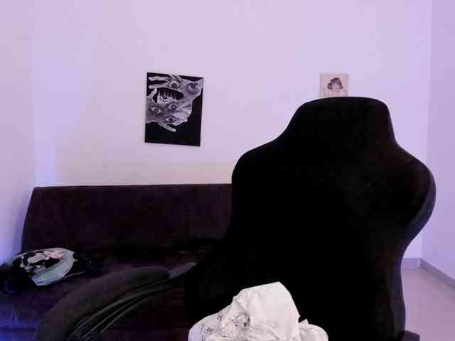 Lizzy-c-e-e webcam