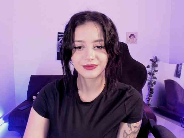 Lizzy-c-e-e webcam