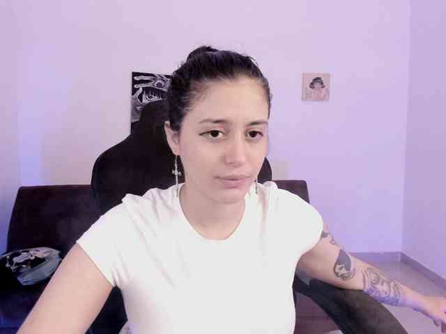 Lizzy-c-e-e webcam