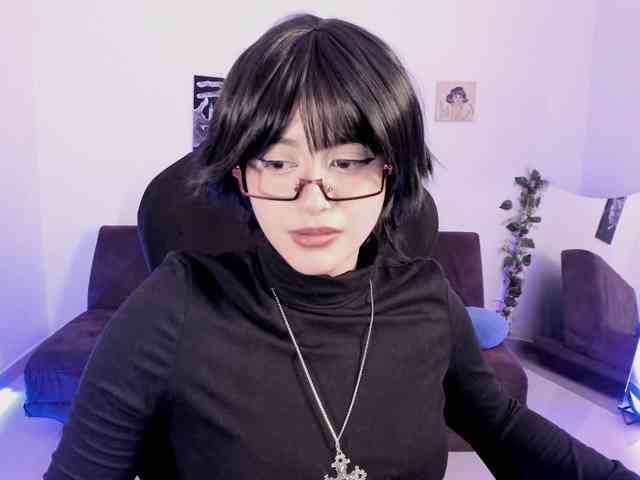 Lizzy-c-e-e webcam