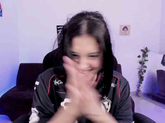 Lizzy-c-e-e webcam