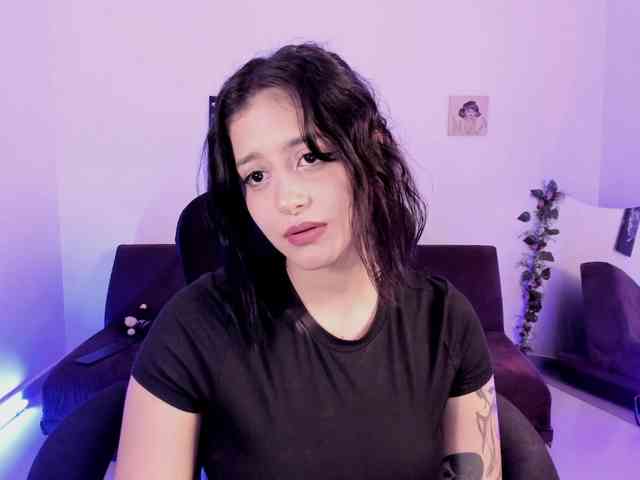 Lizzy-c-e-e webcam