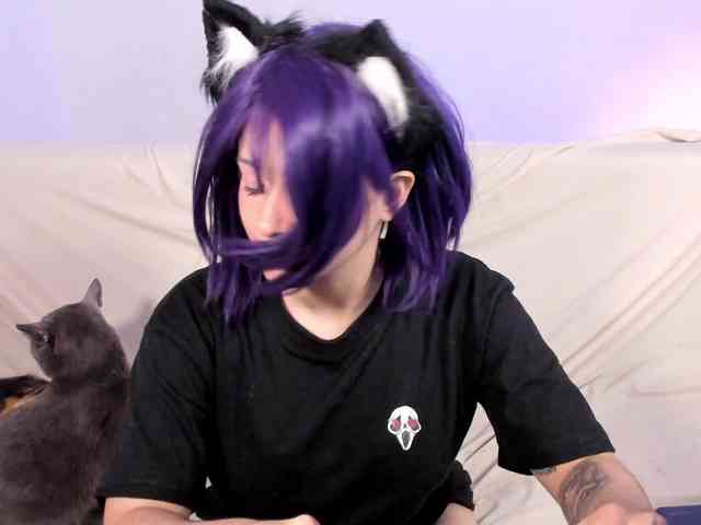 Lizzy-c-e-e webcam