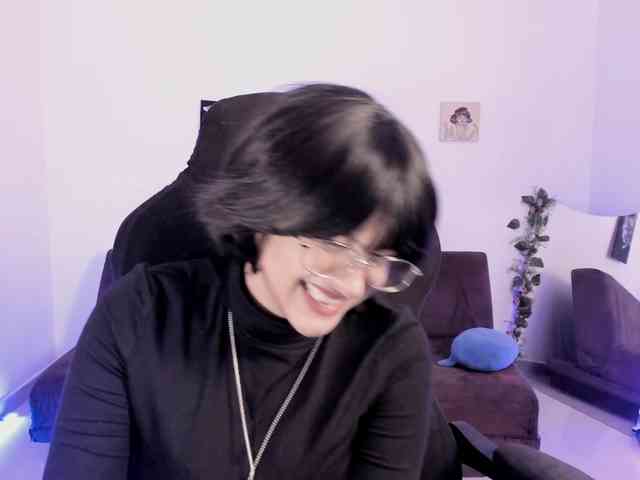 Lizzy-c-e-e webcam