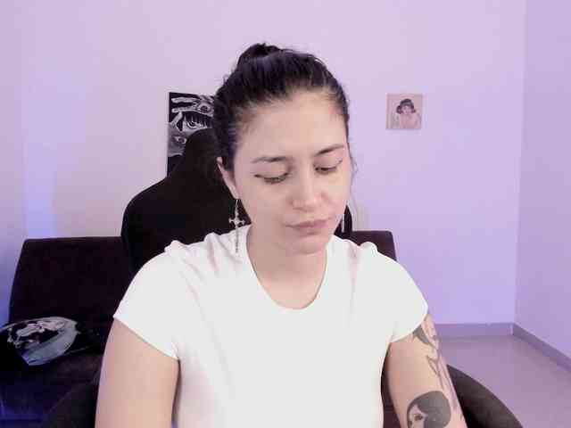 Lizzy-c-e-e webcam