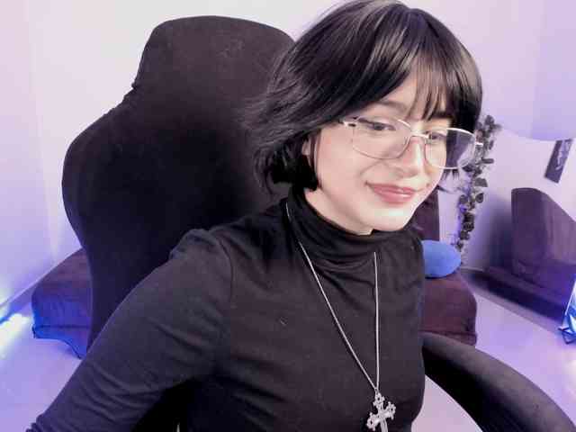 Lizzy-c-e-e webcam