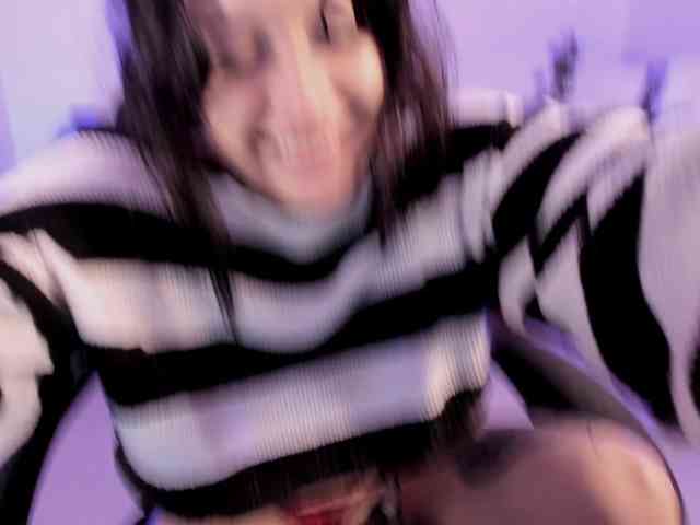 Lizzy-c-e-e webcam