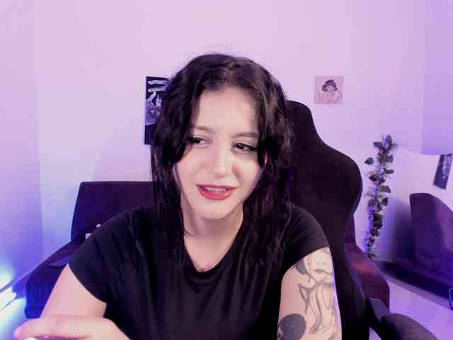 Lizzy-c-e-e webcam