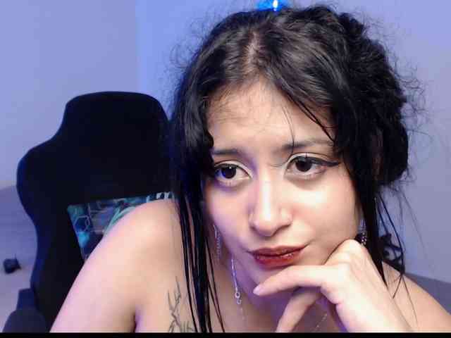 Lizzy-c-e-e webcam