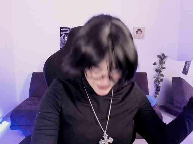 Lizzy-c-e-e webcam