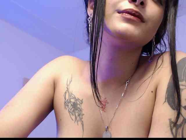 Lizzy-c-e-e webcam