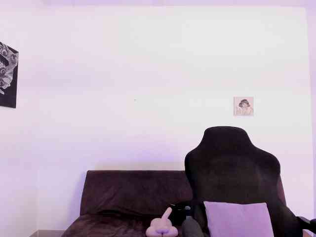 Lizzy-c-e-e webcam