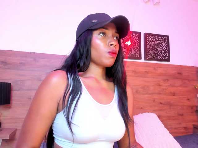 SANAIAHOT live cam on BongaCams