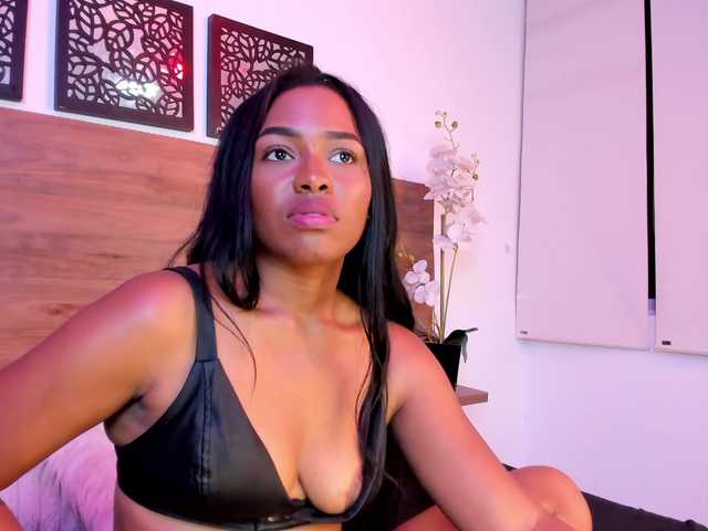 SANAIAHOT live cam on BongaCams