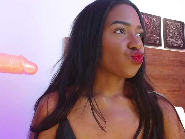 SANAIAHOT live cam on BongaCams