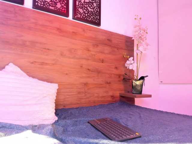 SANAIAHOT live cam on BongaCams