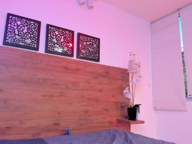 SANAIAHOT live cam on BongaCams