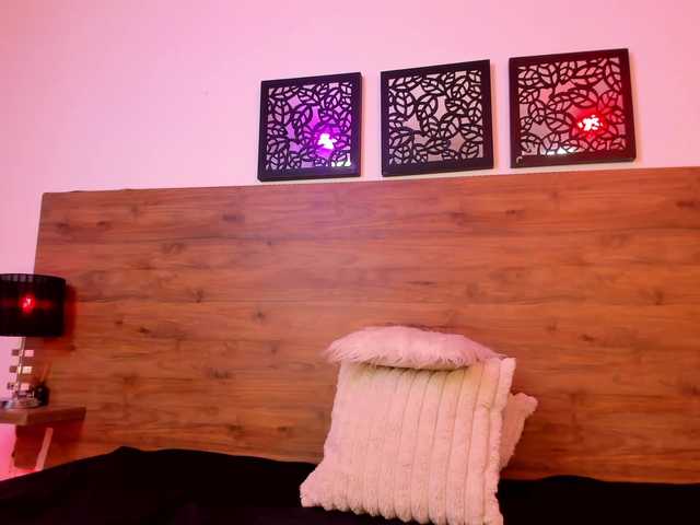 SANAIAHOT live cam on BongaCams