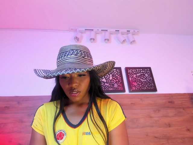 SANAIAHOT live cam on BongaCams