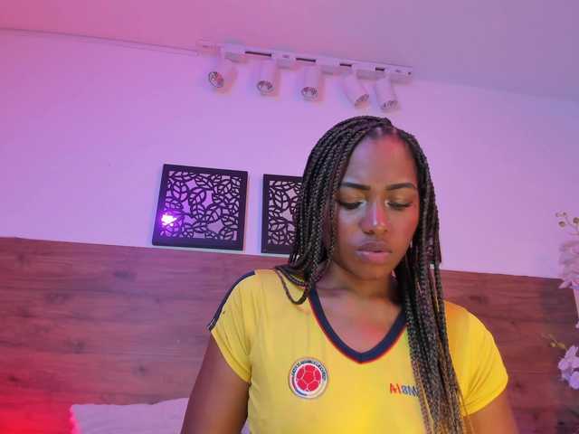 SANAIAHOT live cam on BongaCams