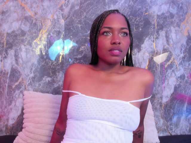 SANAIAHOT live cam on BongaCams