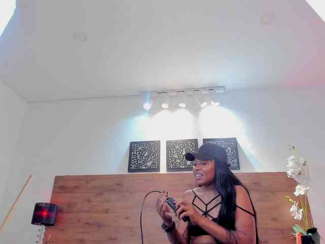 sanaiahot's live room