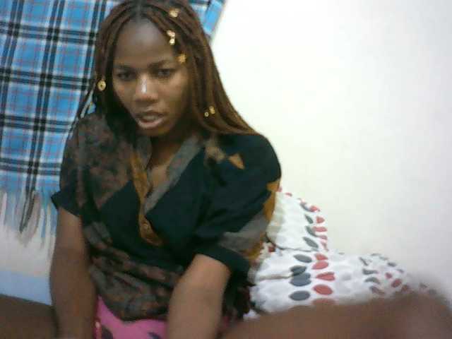 Sexyqueen2 live cam on BongaCams