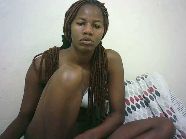 Sexyqueen2 live cam on BongaCams