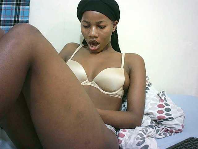 Sexyqueen2 live webcam show