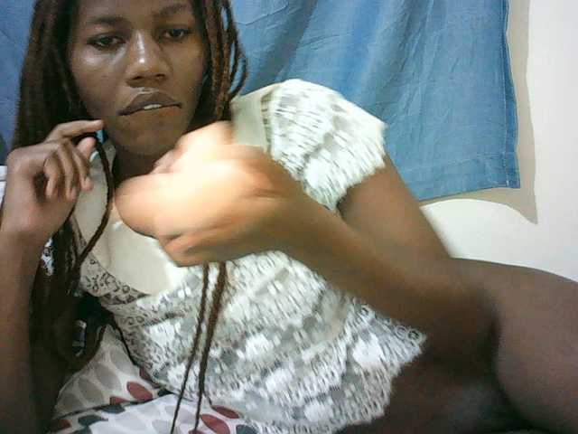 Sexyqueen2 live cam on BongaCams