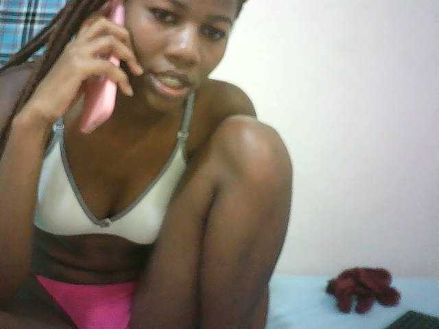 Sexyqueen2 live cam on BongaCams