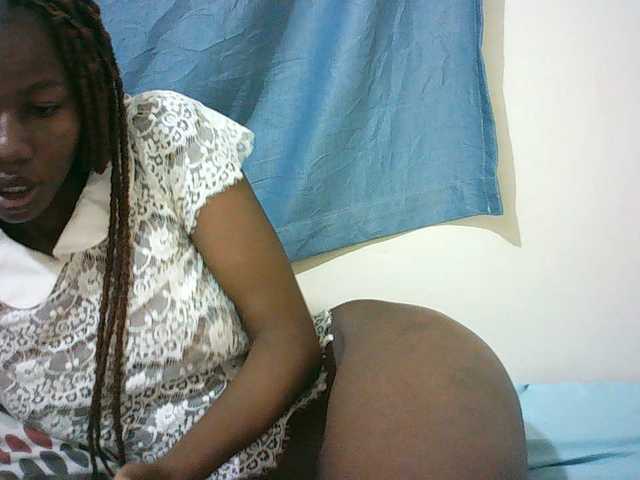 Sexyqueen2 live cam on BongaCams