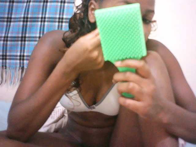 Sexyqueen2 live cam on BongaCams