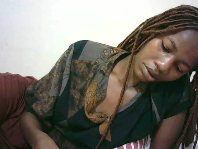 Sexyqueen2 live cam on BongaCams