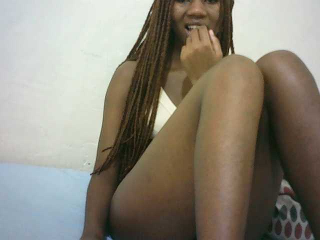 Sexyqueen2 live cam on BongaCams