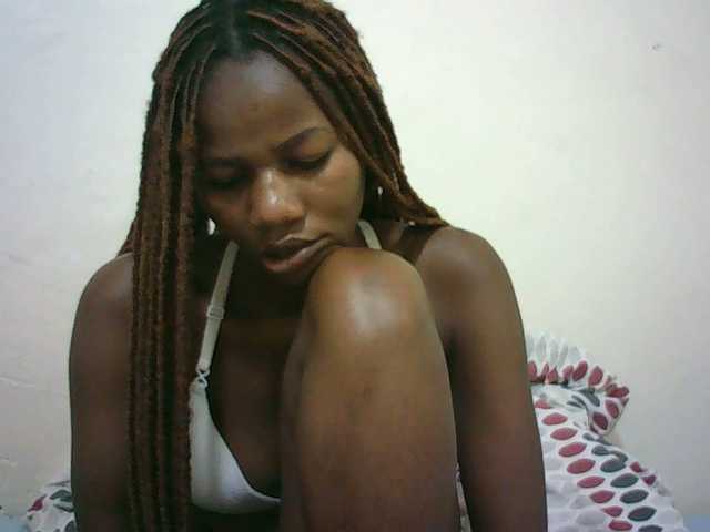 Sexyqueen2 live cam on BongaCams