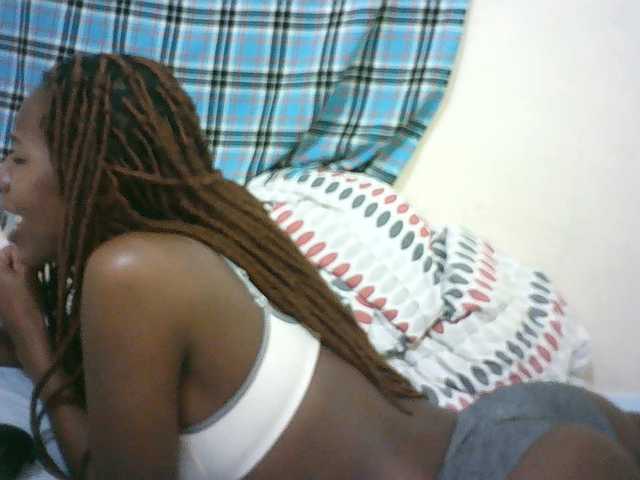 Sexyqueen2 live cam on BongaCams