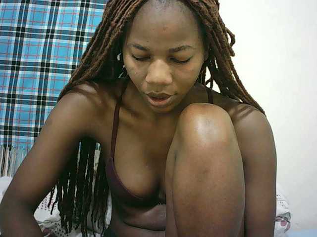 Sexyqueen2 live webcam show