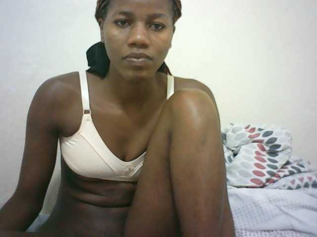Sexyqueen2 live cam on BongaCams