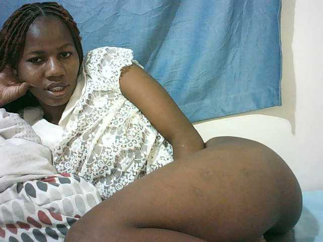 Sexyqueen2 live cam on BongaCams