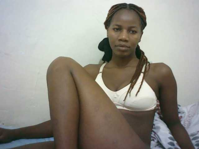 Sexyqueen2 live cam on BongaCams