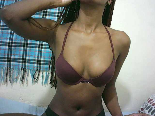 Sexyqueen2 live webcam show