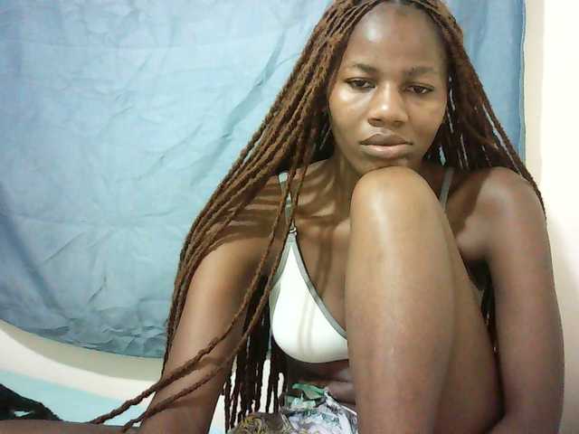 Sexyqueen2 live cam on BongaCams